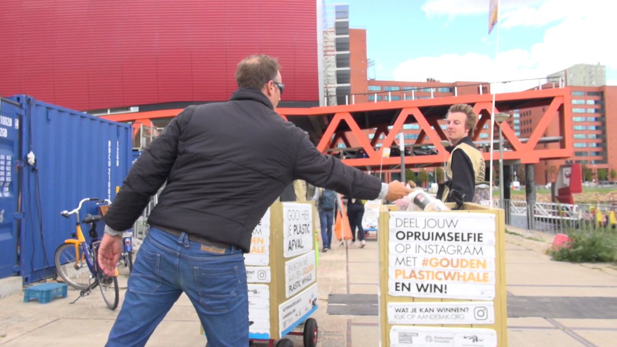 Stadsjutten om de stad plasticvrij te maken bit.ly/2CA8kTT <a href="/HavenRotterdam/">Havenbedrijf R'dam</a> <a href="/Wereldhavendgn/">Wereldhavendagen Rotterdam</a> <a href="/circulair010/">circulair010 ( harsh_arora )</a> #vanzooinaarmooi #stadsjutten <a href="/ThePlasticWhale/">Plastic Whale</a> #wereldhavendagen <a href="/RWS_WNZ/">Rijkswaterstaat regio Zuid-Holland</a> #open010 #rotterdam