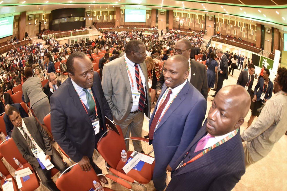 KoinangeJeff's tweet photo. It's Standing Room Only on this final day of the #AGRF2018 at the #KigaliConventionCentre as Rwandan President @PaulKagame gives the Keynote! The Theme of #LeadMeasureGrow resonating everywhere! #HowWillYouLead ? Twende Kazi TWENDE KAZI! @Agnes_Kalibata @Chief_Obasanjo https://t.co/toSpA5wLEa