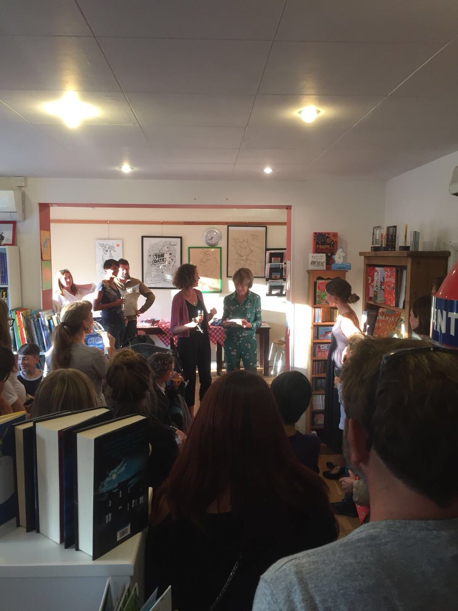 barbararustin_'s tweet photo. Thanks so much @booknookhove for hosting the launch of #beealert. Great evening ! https://t.co/otZRxpZwGQ