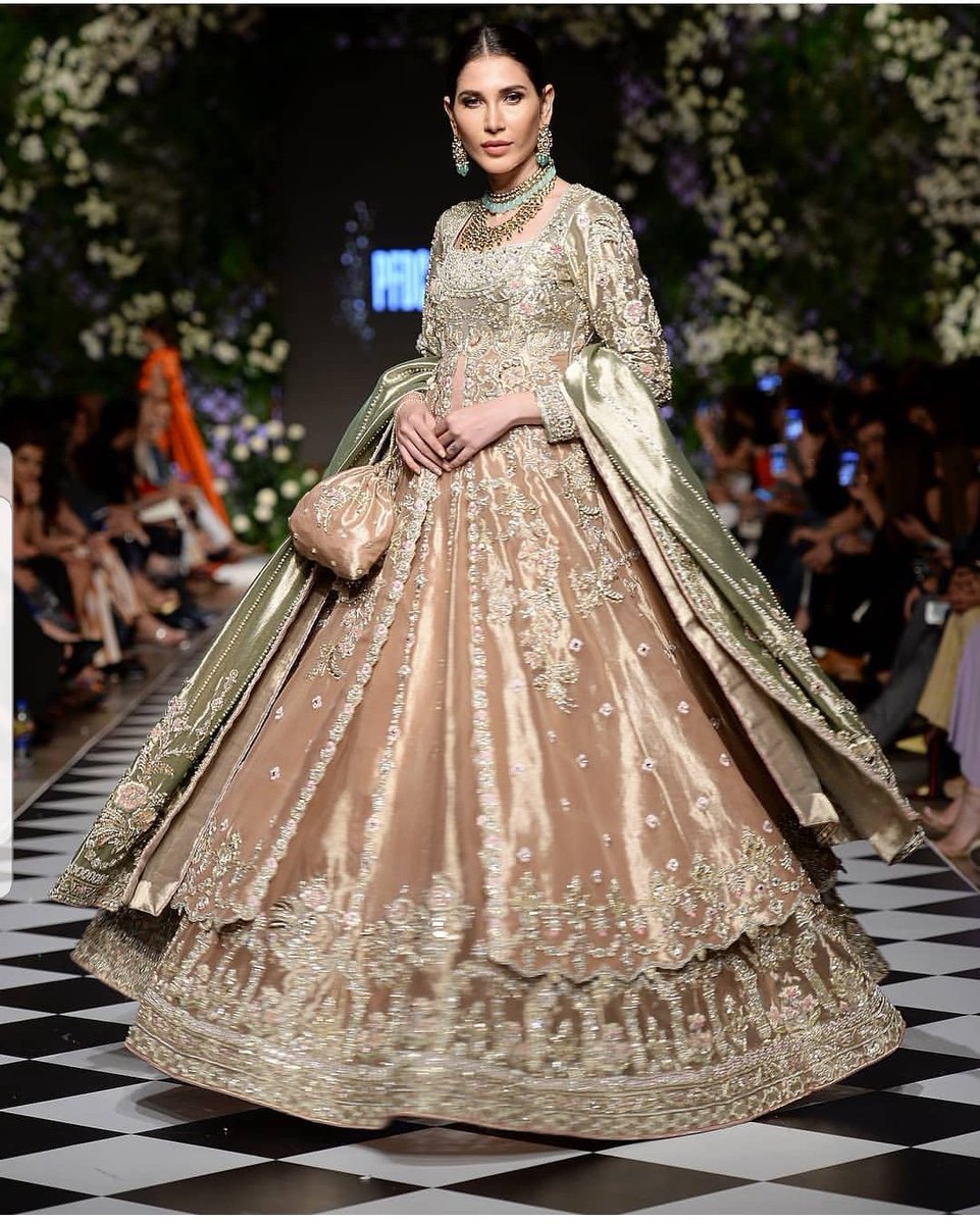 PhaserMag's tweet photo. Our TOP picks from Rema & Sherbano’s Formal and Bridal Collection showcased at Day1 #PLBW18 🤩
#exclusive #bridal #asian #pakistani #runway #pakistanvogue #mehreensyed #remasherbano #phasermag #phaser #phaserteam #fashion #phaserfashionmag #pfm https://t.co/L6A37x4eku