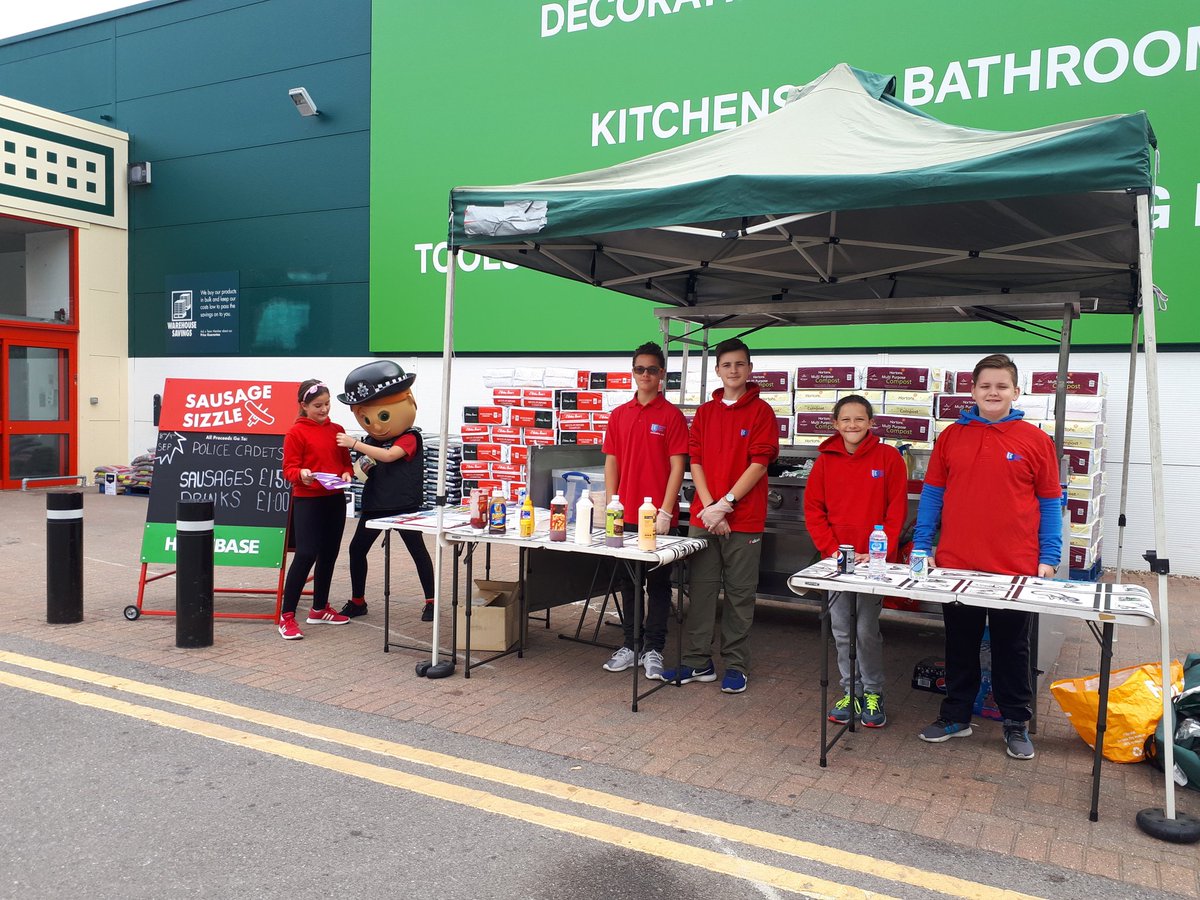 Redbridge MPS on Twitter "Redbridge Volunteer Police Cadets are giving