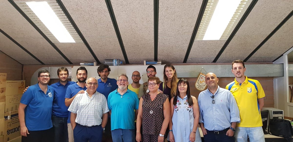 MaristesCat's tweet photo. En marxa a @maristeschanel la Trobada #Intermaristes de #bàsquet. 180 esportistes i 6 escoles! AECAM @ajmalgrat https://t.co/jaHlOR8KGm