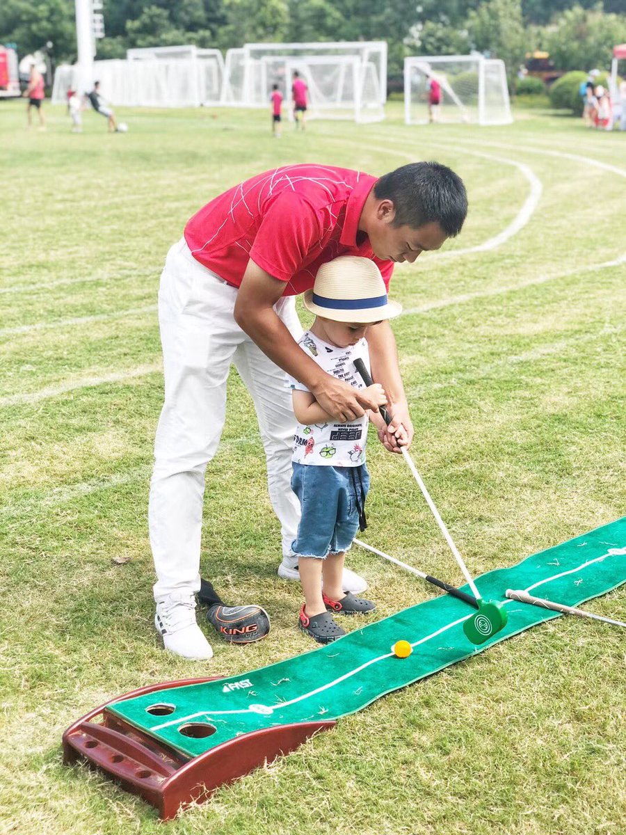 mr_mark_jones's tweet photo. Had a great time today at #DCSZ’s Family Fun Day. The fire engine spraying water from the water canon was a wonderful finale to the day @Dulwich_Suzhou @in_dulwich https://t.co/9u4tbGglYH