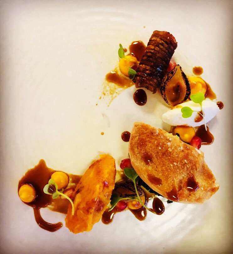 fishmorehall's tweet photo. Due to a last minute cancellation, we have an Executive room available for this evening and space in the spa.  
£149 BB
£249 DBB
£349 DBD + hour spa treatment per person.
Call 01584875148 option 0 to book.
#Ludlow #Shropshire #LudlowFoodFestival #lastminute #spabreak https://t.co/CRIQ6wacaB