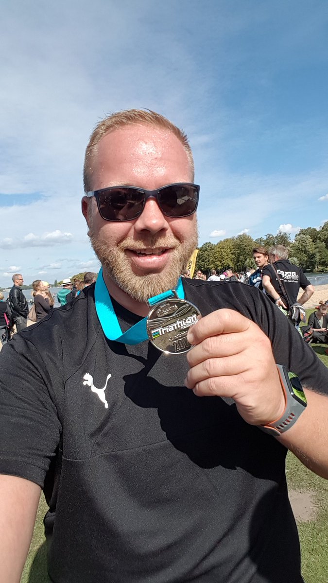 verbockt's tweet photo. Im Ziel. Mit Bestzeit. In allen 3 Disziplinen! 1:43:55 gesamt. 💪🏻

JA! VERDAMMTE SCHEISSE! https://t.co/SARASwUZAr