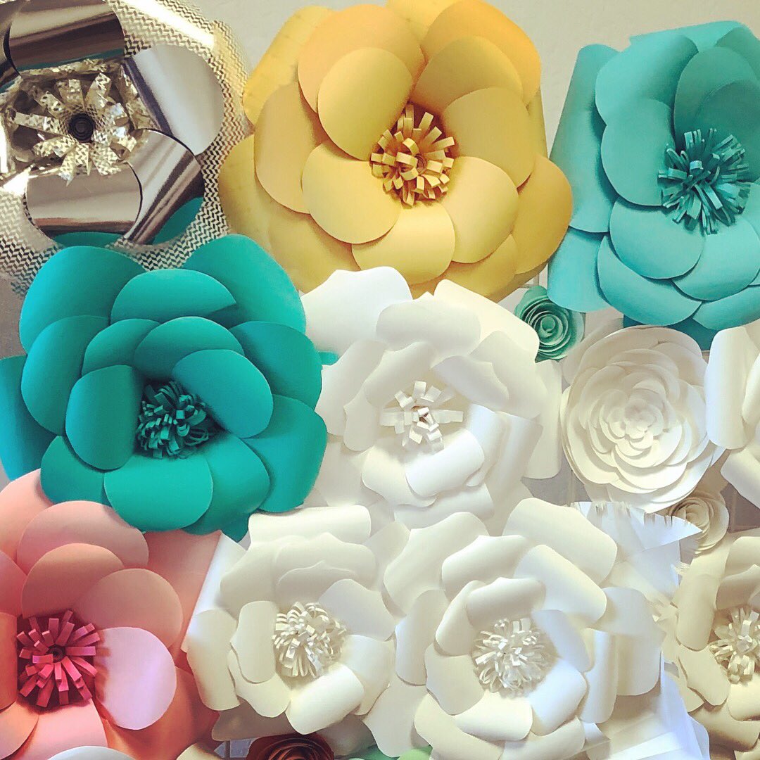 So thrilled to have my 6x6 foot paper flower wall up at a florist here in Albuquerque 🌺🌸🌼
MonAmiePaperie.Com
#paperflowers #etsy #etsyseller #weddingdecor #photobackdrop #photographybackdrops #wedding #flowerbackdrop #paperflowerbackdrop