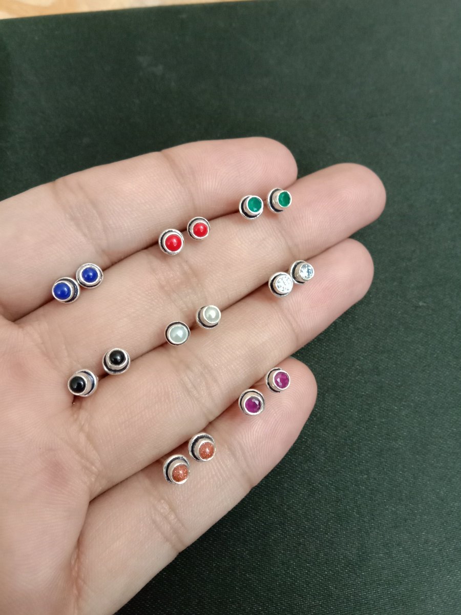 sujanjewelry1's tweet photo. Multi Gemstone Stud Earring in sterling Silver
buy at
https://t.co/Td90s28r5V
#coralearring #lapisstuds #pearlstuds #sunstoneearrings#rubyearrings #emeraldearrings #onyxearrin #sterlingsilverearring #healingearring #handmadeearring #earring #danglearring #partywearearirng https://t.co/OJ4HzHeeYi