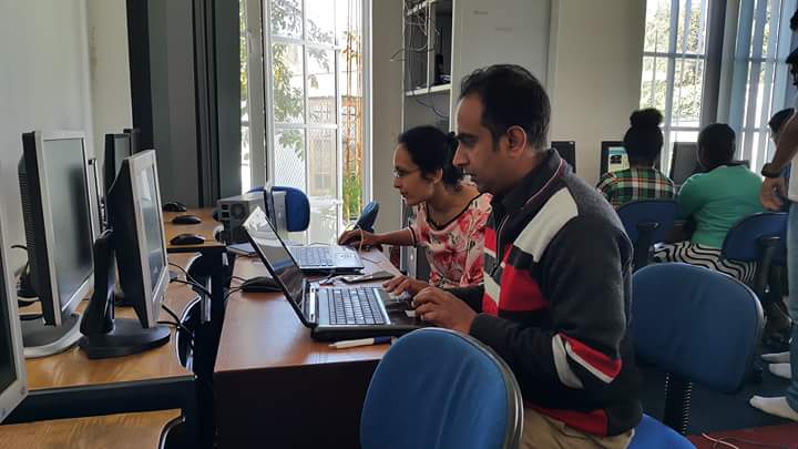 CoderDojoLK's tweet photo. Yet another onboarding session at LifeWay Education Services for Nuwara Eliya Dojos #lka #coderdojo #coderdojolk #STEMUP #STEM #microbit https://t.co/rJqaZA7YLY