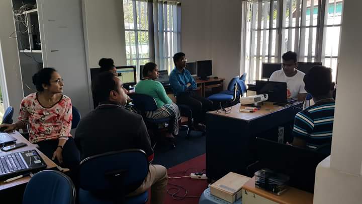CoderDojoLK's tweet photo. Yet another onboarding session at LifeWay Education Services for Nuwara Eliya Dojos #lka #coderdojo #coderdojolk #STEMUP #STEM #microbit https://t.co/rJqaZA7YLY