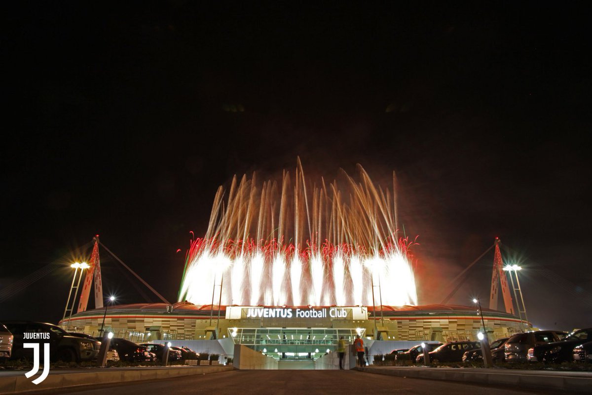 juventusfcid's tweet photo. Tujuh tahun yang penuh rekor luar biasa. Selamat ulang tahun, Allianz Stadium! 🎇🏟

#ForzaJuve https://t.co/GBmCGxKAmB