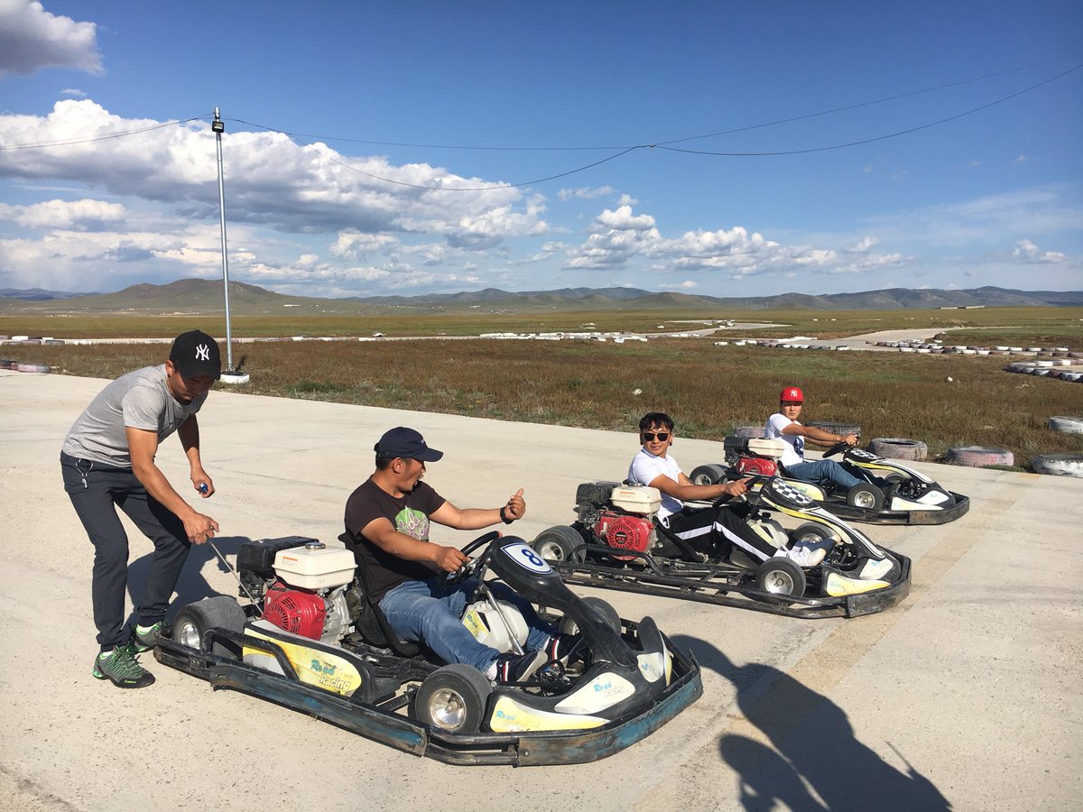 Үдийн хоолны дараа аваргаа үзэх гээд, нэг сайхан амраад авая даа <a href="/SkyFriendsLLC/">SkyFriendsLLC</a>