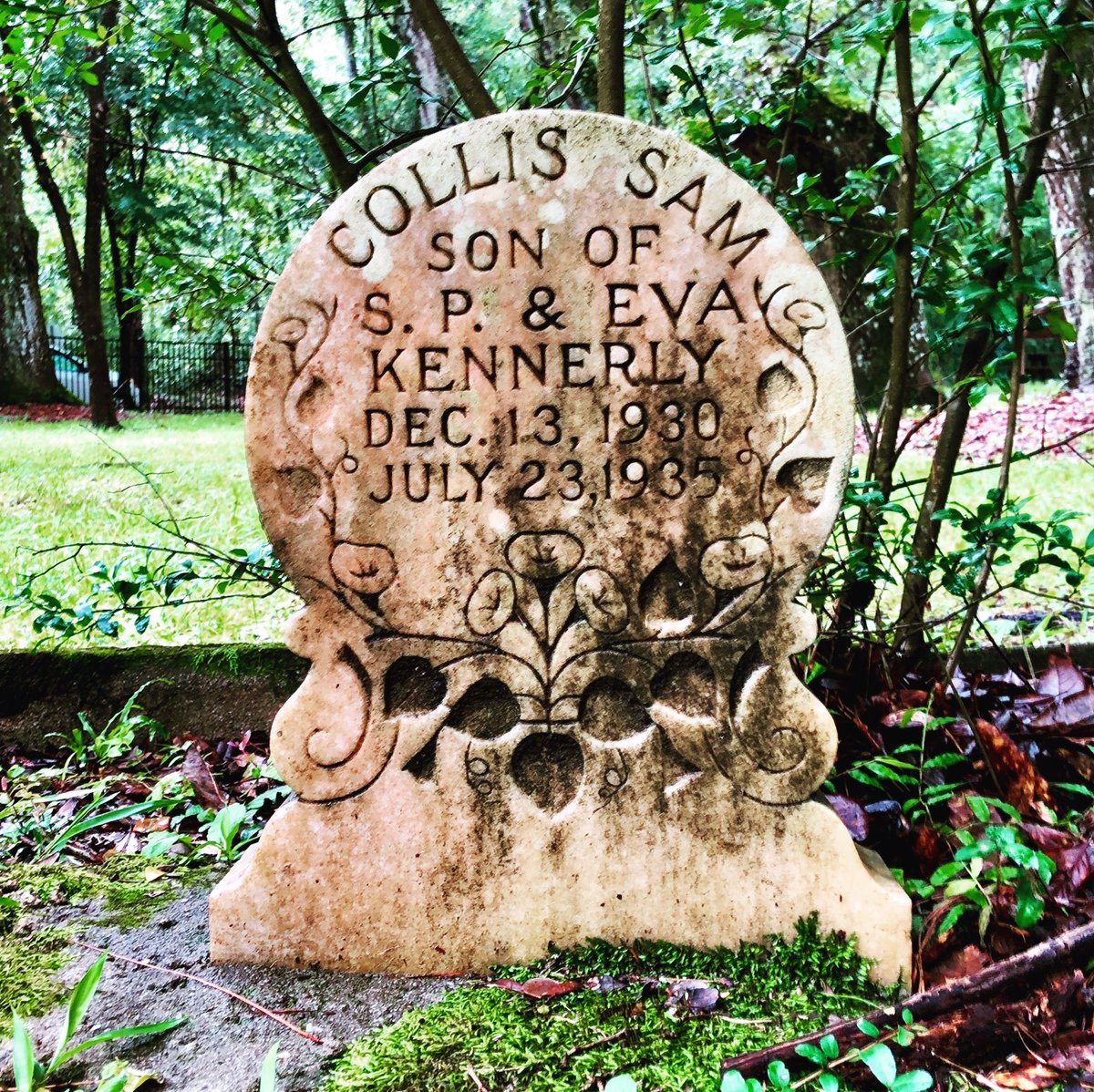 kennerly's tweet photo. A long-lost #kennerly relative? This grave was near the ruins of Prince William’s Parish Church in #Beaufort County, #SouthCarolina yesterday. https://t.co/Z9Qkda3azv