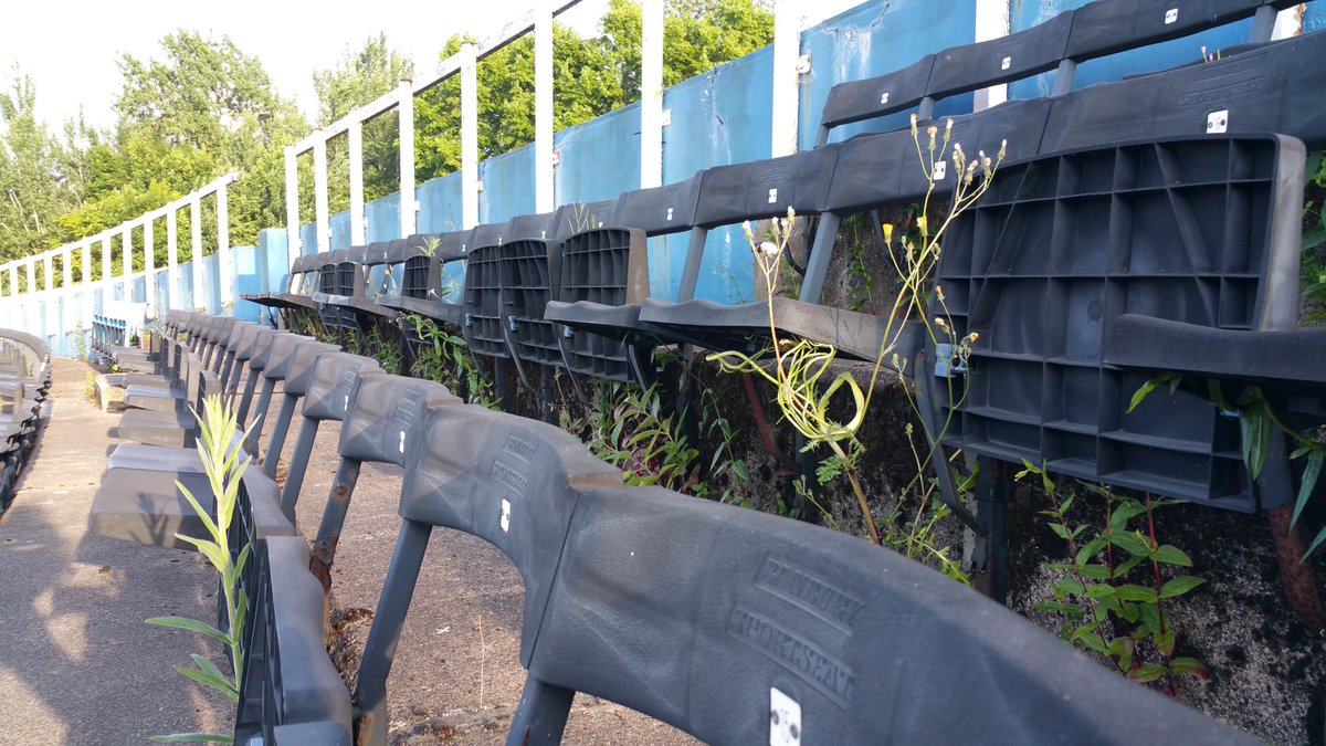 savethecpnsc's tweet photo. @LondonStadium expected to lose £140m in next 10 yrs. Removing seating for a single athletics event this year cost £4m, and £11m last year. #crystal #palace #community is having to work hard to convince @MayorofLondon to meaningfully invest in the #CPNSC https://t.co/YziIkzZIq5 https://t.co/1Z72XoV0VX