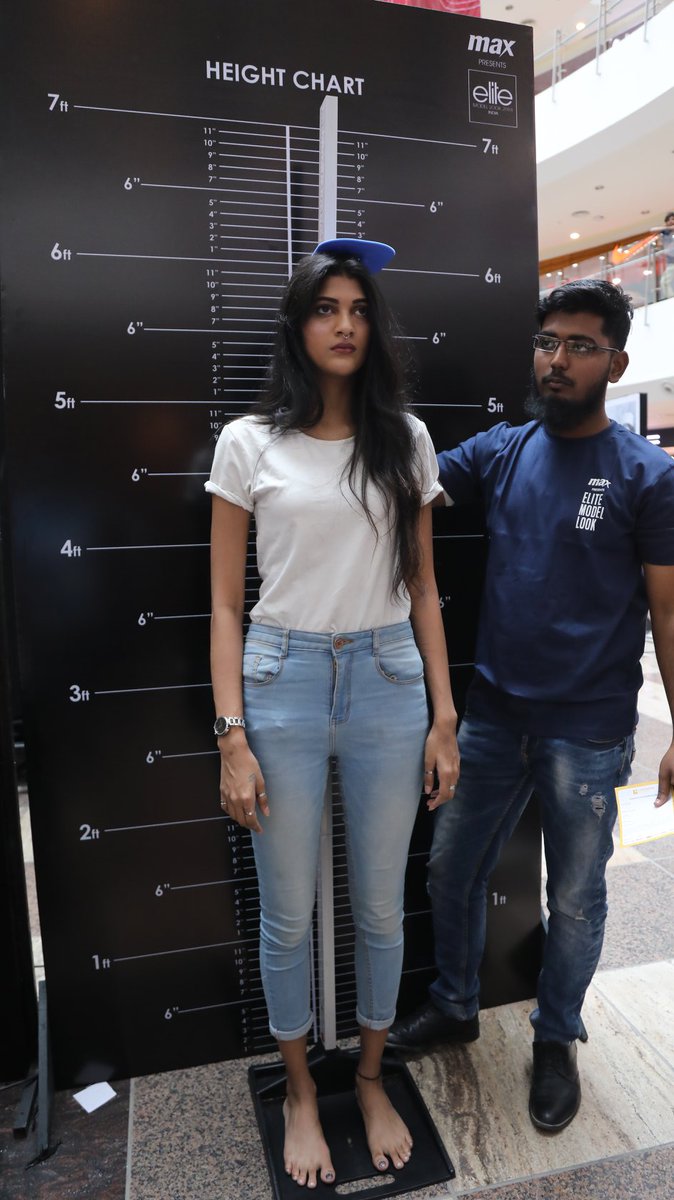 maxfashionindia's tweet photo. Hyderabad’s #EML2018 audition has begun! Aspirants are buzzing to get on stage and show off their skills. Here’s a sneak-peek...
#MaxEliteModelLook #MaxEML2018 #Elitemodellook2018 #EML2018 #EMLIndia #MaxFashionForEML #EliteGirlsDoItBetter #EliteBoysDoItBetter #BeElite https://t.co/BYq2Xl7KYT
