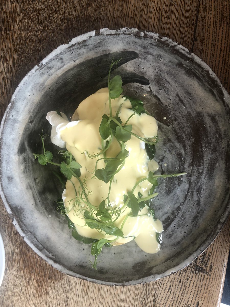 yorkonafork's tweet photo. Eggs florentine on the other side of the table. Looking good @hideaway_info https://t.co/9FNmxXvJ2j