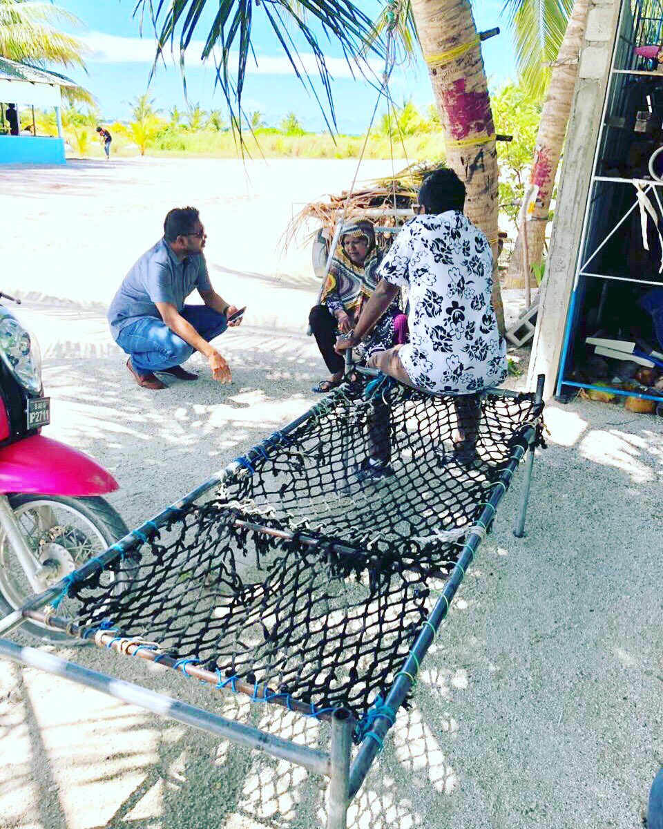 ahmedmubean's tweet photo. Gadhoo D2D kuriyah dhanee. #YameenShaheem2018
#RaeesYameen2018
#RY2018 
#YS2018 
#ProgressShared 
#23sep2018
#MvDevelopments
#LoaybaaEkuRY
#RaeesYameenShaheem2018
#VoteYameenShaheem https://t.co/4MshS2pRJo