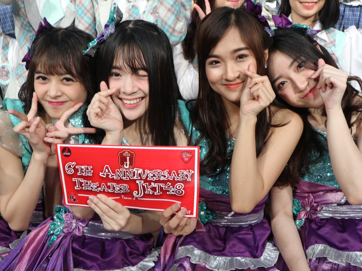 _JKT48TeamJ's tweet photo. Terimakasih sudah datang di 6th Anniversary Theater oleh team J! Part mana yang kalian suka?! 😍 https://t.co/0Oa59zAttF