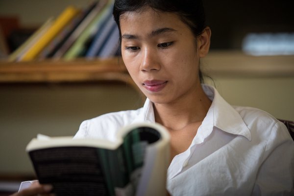 Kiva's tweet photo. Reflections from a Kiva borrower on #InternationalLiteracyDay:
"I would love to learn new things. I want to see the world. I want to learn because learning never ends. My dream is to get my PhD." —Phearong, Cambodia https://t.co/RyP7TD5VAJ