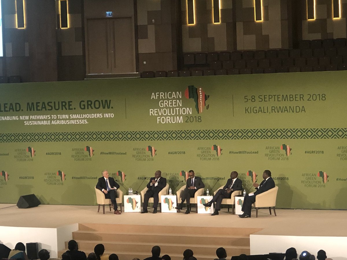 Interesting presidential summit #AGRF2018! Rwandan President Paul #Kagame, Ghanaian President Addo, Kenyan Vice President William Ruto & Gabon Prime Minister on the Heads of State pannel discussing agriculture issues the African continent