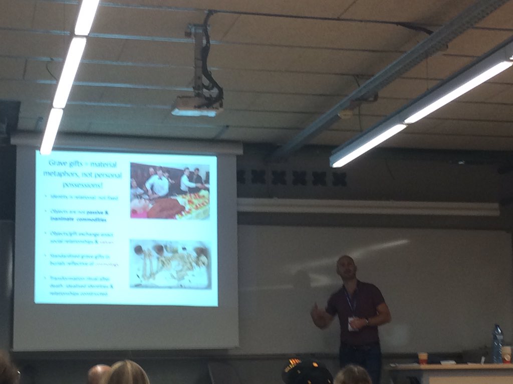 Grave__Goods's tweet photo. Neil Carlin challenging identites and values for Irish Beakers. Not about individuals and wealth but how identity is inherently relational #s653 #EAA2018 https://t.co/uRm2oTU4PI