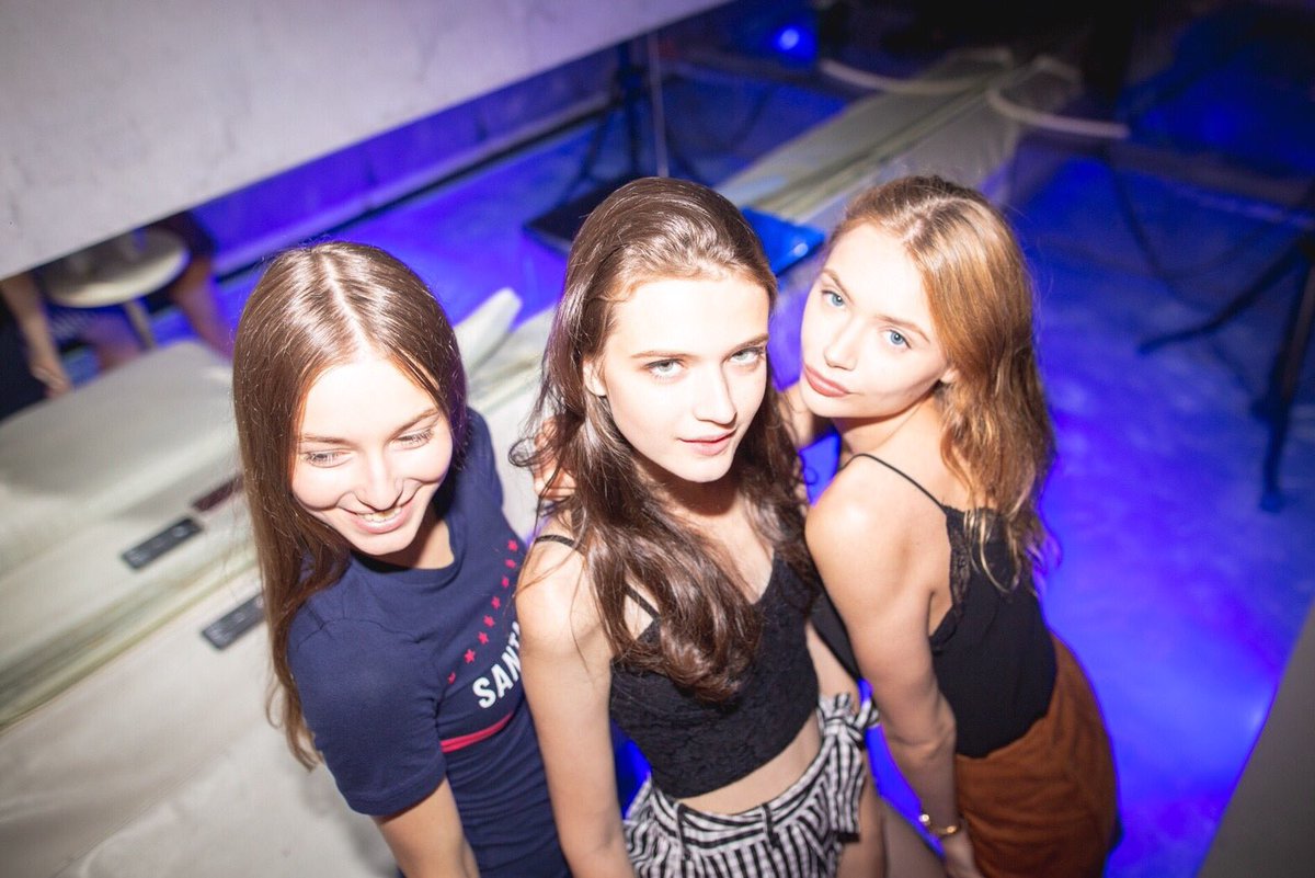 seven_house_'s tweet photo. 21:00 OPEN
@sevenhouse.osaka
#sevenHOUSE #chocomoo #art #pool #sheesha #bar #food #fireplace #cocktail #luxury #art #champagne #party #lounge #sofadisco #xoxo #大阪
#ミナミ #心斎橋
#omotenashi株式会社 https://t.co/7ULBMGsKU8