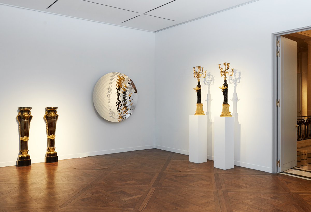 galeriemennour's tweet photo. Until September 10, @ChristiesInc Paris presents “Kamel Mennour s’expose
avec Juan de Beistegui”: an exhibition where classic art meets contemporary art.

With #DanielBuren, #CameronJamie, #AnishKapoor, #ClaudeLévêque.

Visit it at 9 avenue Matignon, Paris 8. https://t.co/eaRonqmxDU