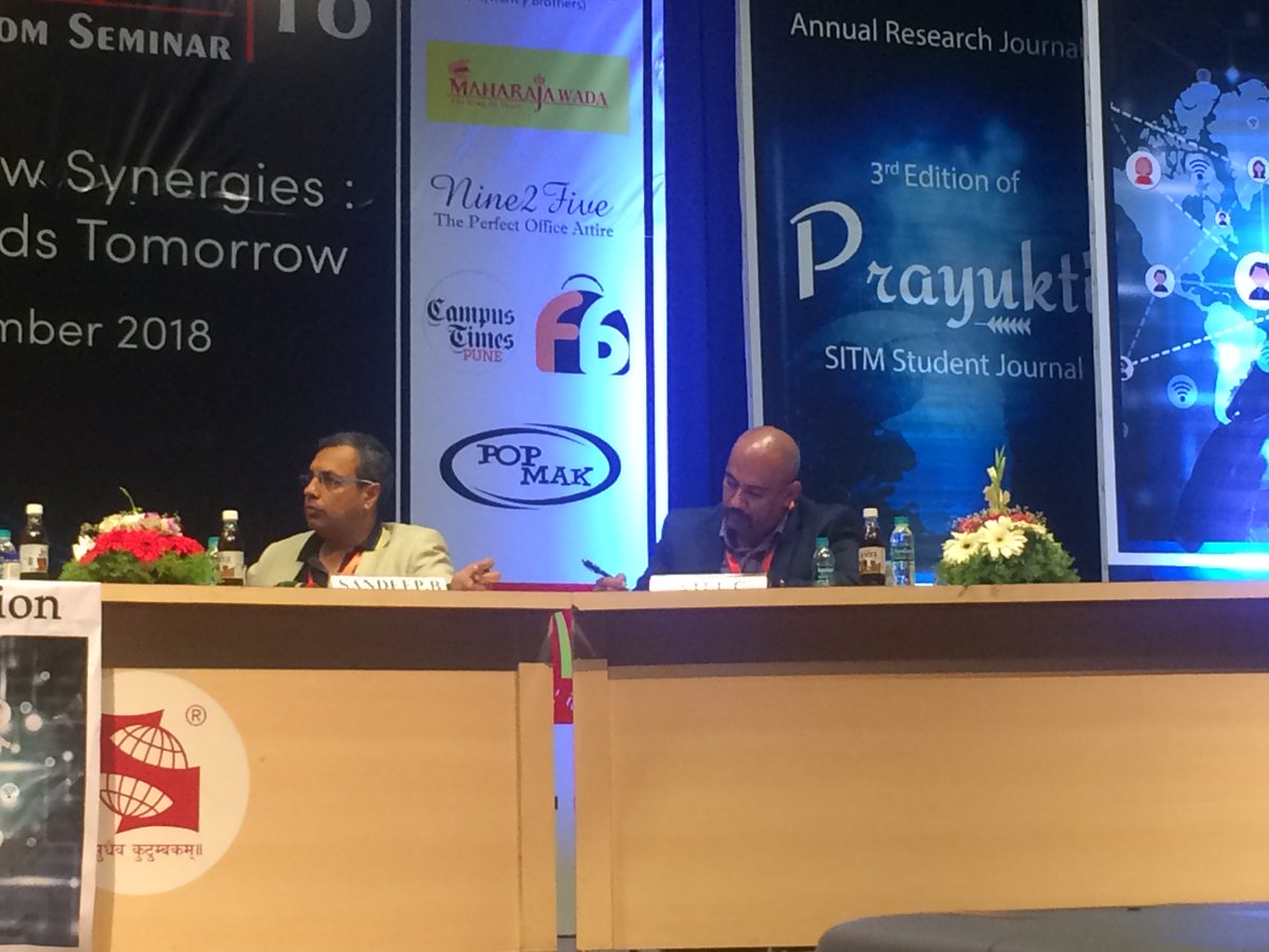Symbiosis_SIDTM's tweet photo. "If the retailer is happy, he will make sure that the company he is representing is also happy."- Atul chugh, CEO, @mobicules Technologies

#Communiqué18
 #Telecom
#ITS 
#SITM
 #symbiosistweets https://t.co/Y5HIfsITYc