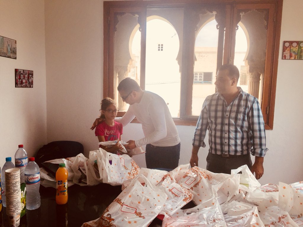 R_chaibi's tweet photo. Remise ce matin des fournitures scolaires aux 40 enfants de l’Association Tunisienne Locomotive du Développement, partenaire de l’APCAFT, qui suivent au sein de cette structure des cours de français.
Fier de cette 1ère belle opération solidaire! 🇫🇷🇹🇳
#APCAFT #ATLD https://t.co/yT2TJ65yb5