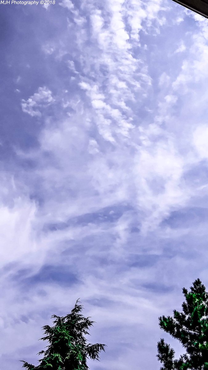 markperdue41's tweet photo. Cirrus Clouds 9/7/18 https://t.co/r07uh3xqsn