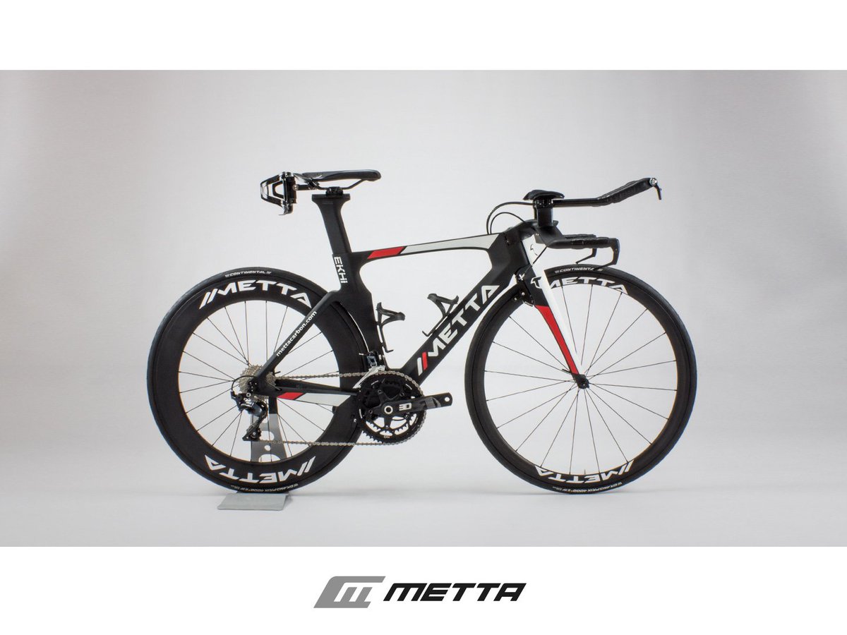 MettaBikes's tweet photo. Parece que esta #MettaEkhi está siendo todo un éxito ya que ha empezado a cosechar algún que otro buen resultado en alguna prueba internacional de ultradistancia ¿Alguien sabe de quién es?

#MettaCarbon #Metta #MettaBikes #CustomBuilt #YourDreamMadeReal https://t.co/1KY4zNsh2W