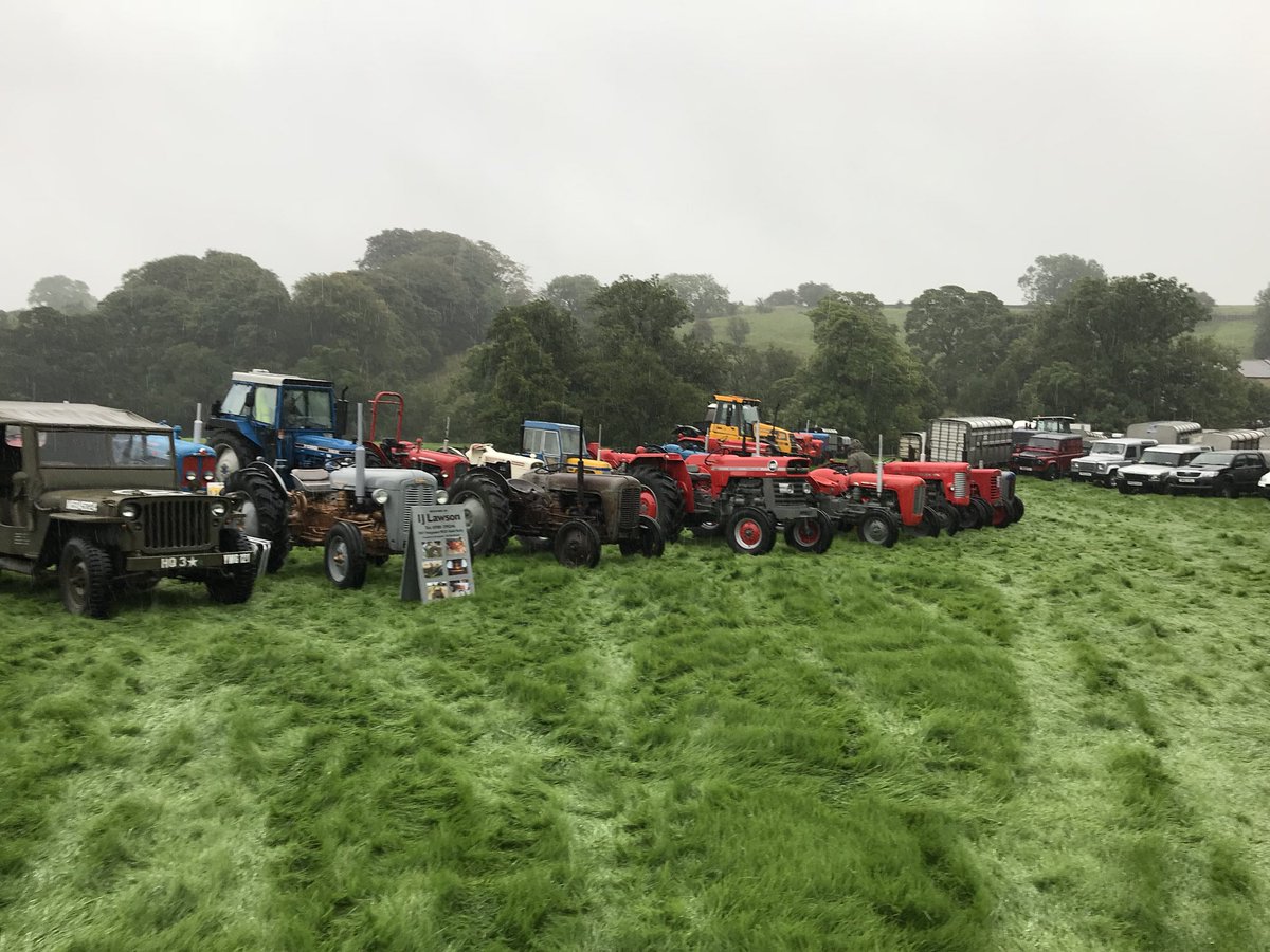 Agronomysilvers's tweet photo. Cracking day @HodderShow and Olivia finally met and milked @hodder_showcow doesn’t matter about the weather when you have waterproofs from @AgriiWest and plenty of excellent stands to visit #slightlydamp #hoddervalleyshow #Hvshow #oliviakatesilverwood #vintagetractors #cattle https://t.co/CkJO8oLC2d