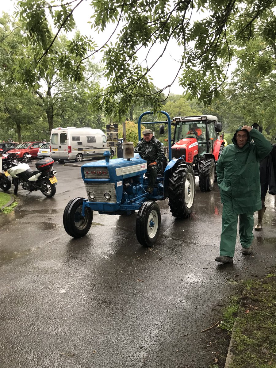 Agronomysilvers's tweet photo. Cracking day @HodderShow and Olivia finally met and milked @hodder_showcow doesn’t matter about the weather when you have waterproofs from @AgriiWest and plenty of excellent stands to visit #slightlydamp #hoddervalleyshow #Hvshow #oliviakatesilverwood #vintagetractors #cattle https://t.co/CkJO8oLC2d