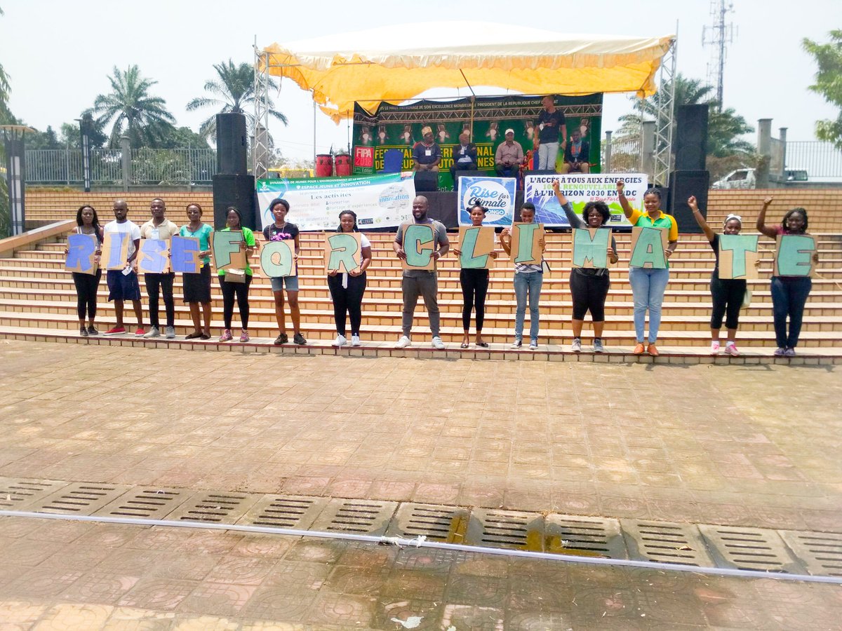 Shd_officiel's tweet photo. You don't need to become a billionaire before you start helping your community #RiseForClimate #RDC #MJERDC @RFIAfrique @soniarolley @radiookapi @Orange__RDC @youthconektrdc https://t.co/Wqb7wkyw3B