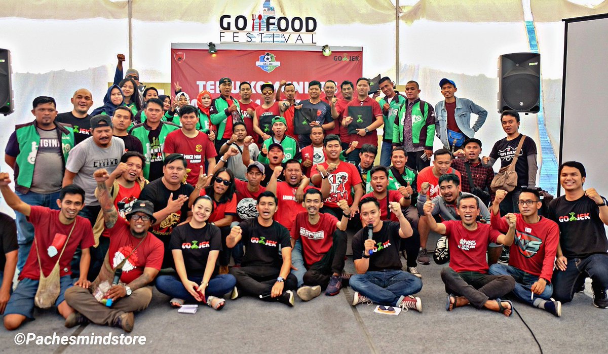 pachenurdin1979's tweet photo. Kumpul Bareng Komunitas Suporter Makassar @Maczman_Ori @VIPSelatan @LAJaslina @RedGank_PSM @VIPUtara @PSMFANS1915 terima kasih @gojekindonesia @suldgkulle @wiwinnyampa #ewakopsm #suporterpsm https://t.co/nGC2l41LGc