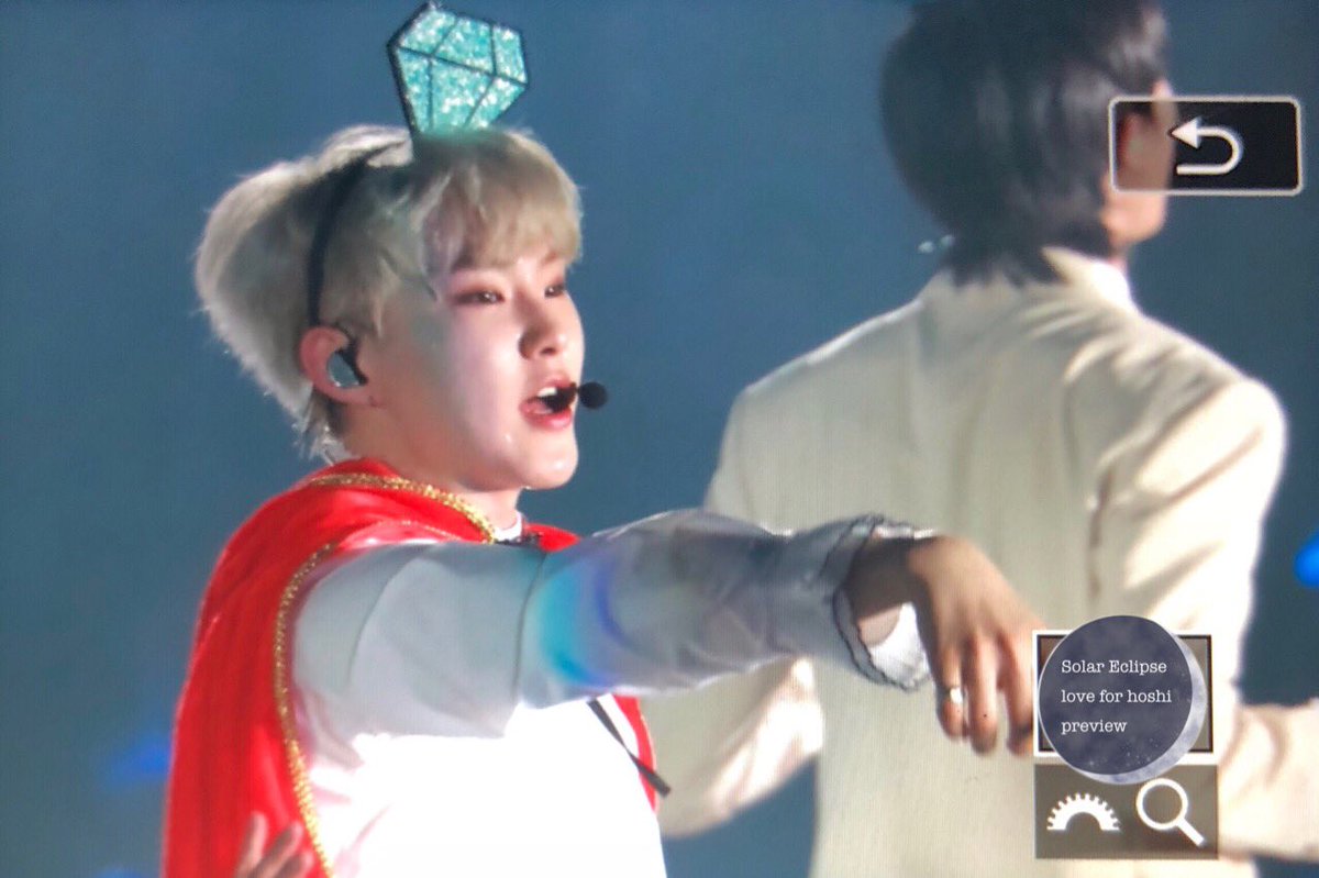 solareclipse615's tweet photo. 180908 IDEAL CUT in Japan 
#호시 #세븐틴 #HOSHI #SEVENTEEN @pledis_17
아,,뛰다가 눈이,,,귀엽넿ㅎㅎ https://t.co/9KTFaJjMhW