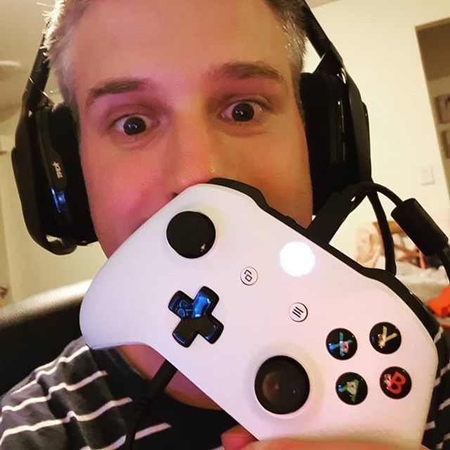 MisterEdgerton's tweet photo. @drpetergraham and me as #DarkArmada are playing #halomcc and streaming it live on Mixer. Come and say hi! Or see us embarrass ourselves. Whatever. https://t.co/rcphSauhqv
-----
#outofmycomfortzone #sultrytones #alcoholfueledviolence #xboxone #mixerstreโฆ https://t.co/VllehRWEzj https://t.co/E8SLN2cwas