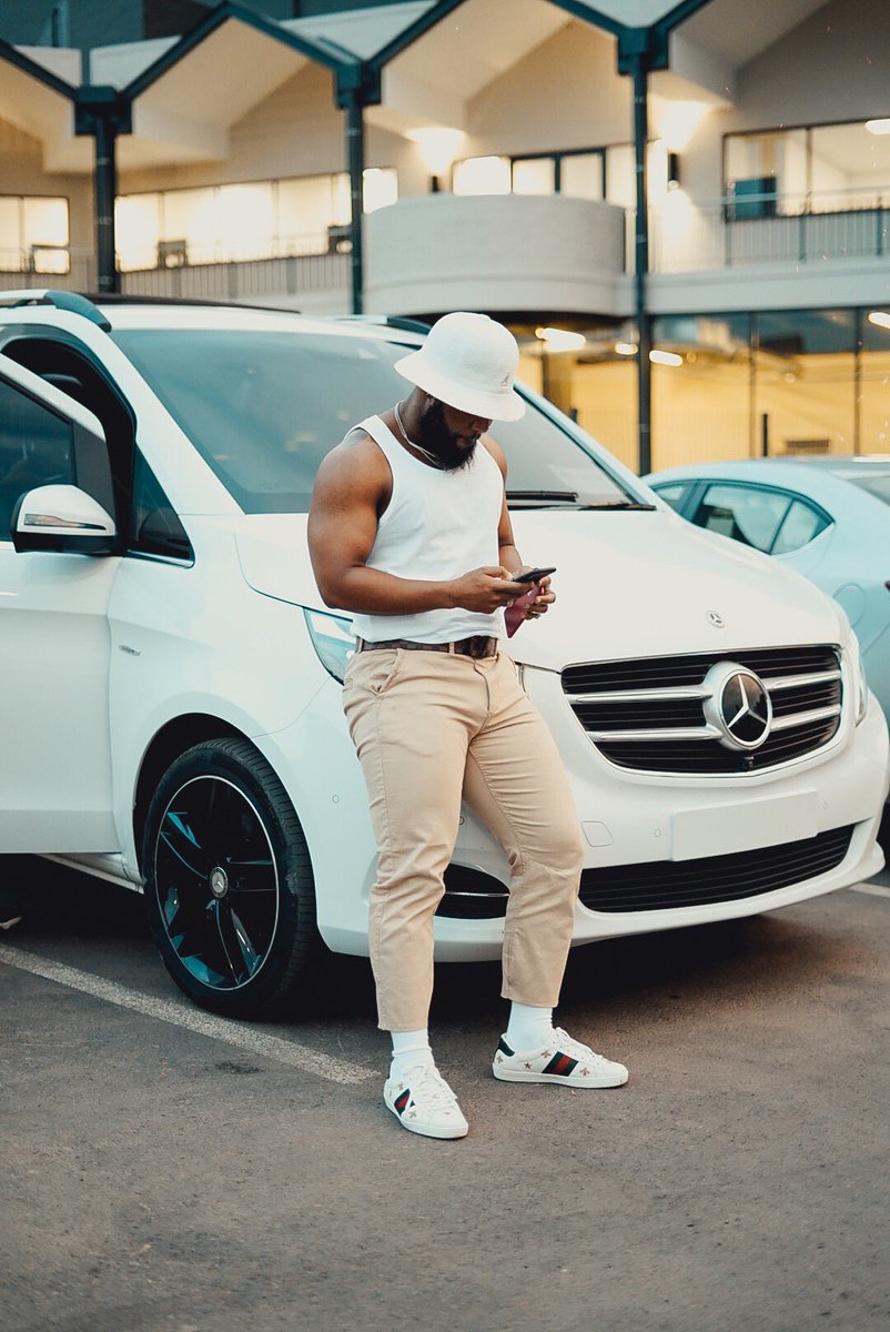 casspernyovest's tweet photo. Pick up the phone baby!!!! Lepantsula le le reppang is calling you!!! #GetsGetsa20 #BullySeason https://t.co/TpburYjKKk