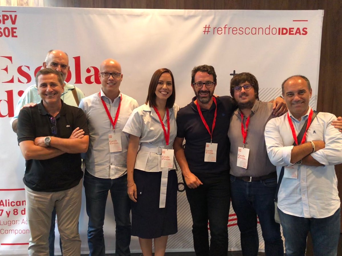 socialistesGND's tweet photo. 🔴 Una delegació de #Gandia hem estat participant a l’Escola d’Estiu del PSPV a Alacant. Un espai de reflexió i formació molt enriquidor per a afrontar els intensos mesos que tenim per davant ✊🏻🌹
#RefrescandoIdeas #PSPV https://t.co/qUpo2Mzk1s