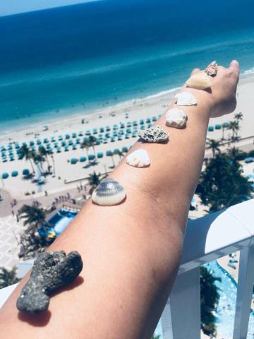 mami_stage's tweet photo. Somewhere out there... Hollywood, Fla 4/2018 https://t.co/kOpWWrZhKj