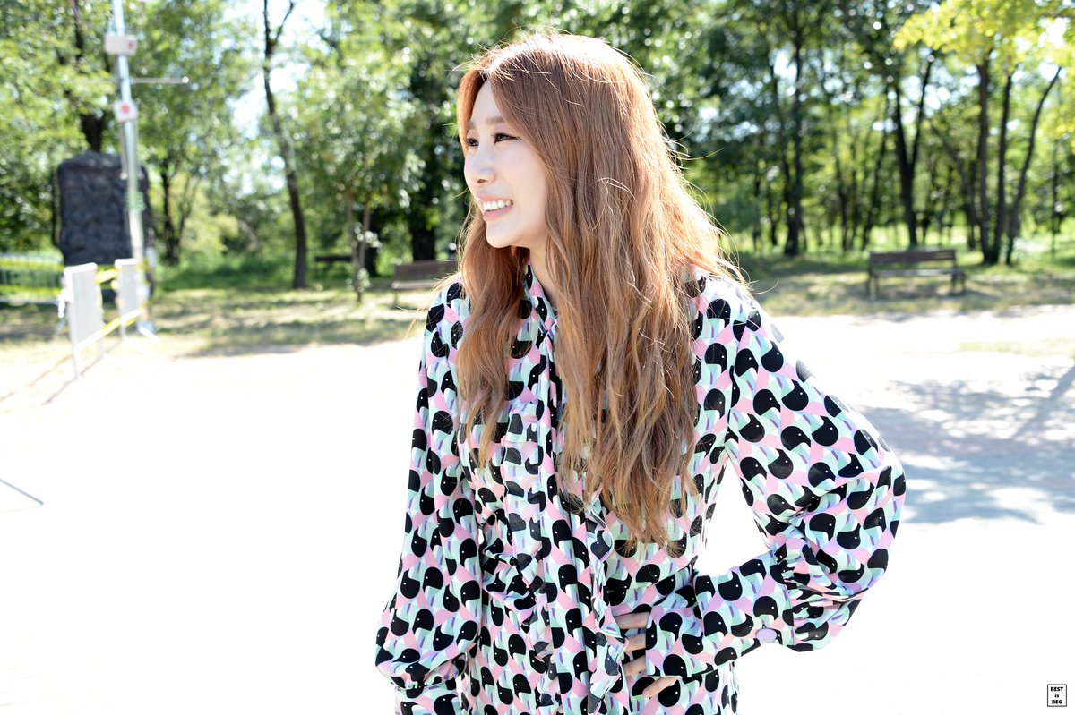 BESTisBEG's tweet photo. 18.09.08 제아 멜포캠 퇴근길
퇴근길에 화보를 찍으시네...😇 https://t.co/Nb3NFHvIkk