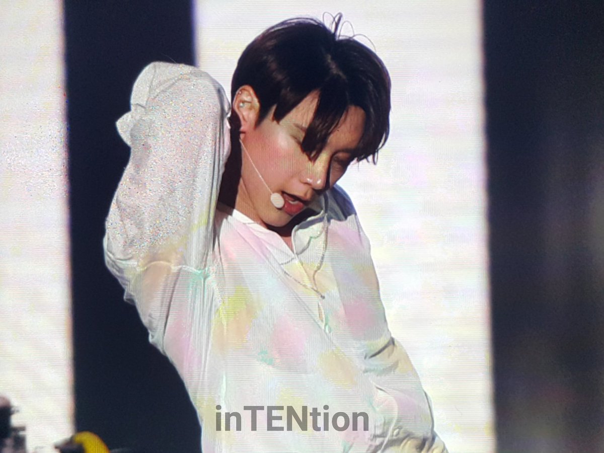 inTENtion0227's tweet photo. 180908 KMW #NCT #NCT2018 #TEN #텐 https://t.co/pNTNlrWtu4