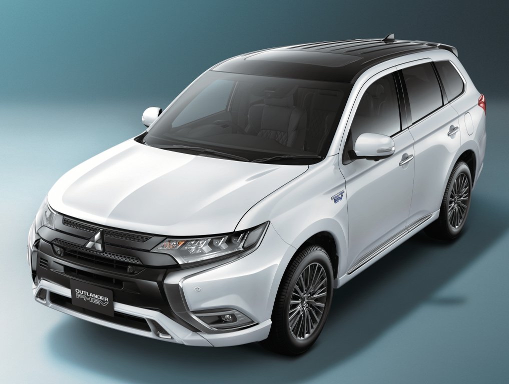 立花佳昭 Arnval Mk2 おやすみなさい 三菱 アウトランダーphev Gg3w型 Mitsubishi Outlander Phev Gg3w 5la Gg3w 4b12 S Awc 特別仕様車 Gリミテッドエディション ボディカラーはホワイトパール このアウトランダーphevは18年登場の現行型と