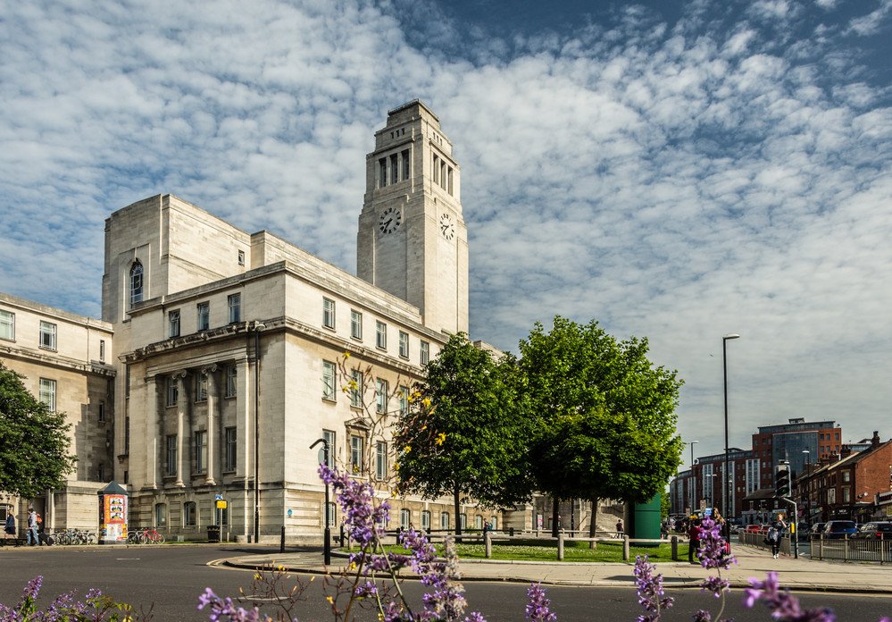 uoldigital's tweet photo. Interested in studying at the @UniversityLeeds ? Check out our online courses and get a taste of undergraduate study at Leeds. Join today! https://t.co/Yf9l6jCXSr #LeedsOpenDay #ToBeLeeds #moocs https://t.co/Hl54Be48j5