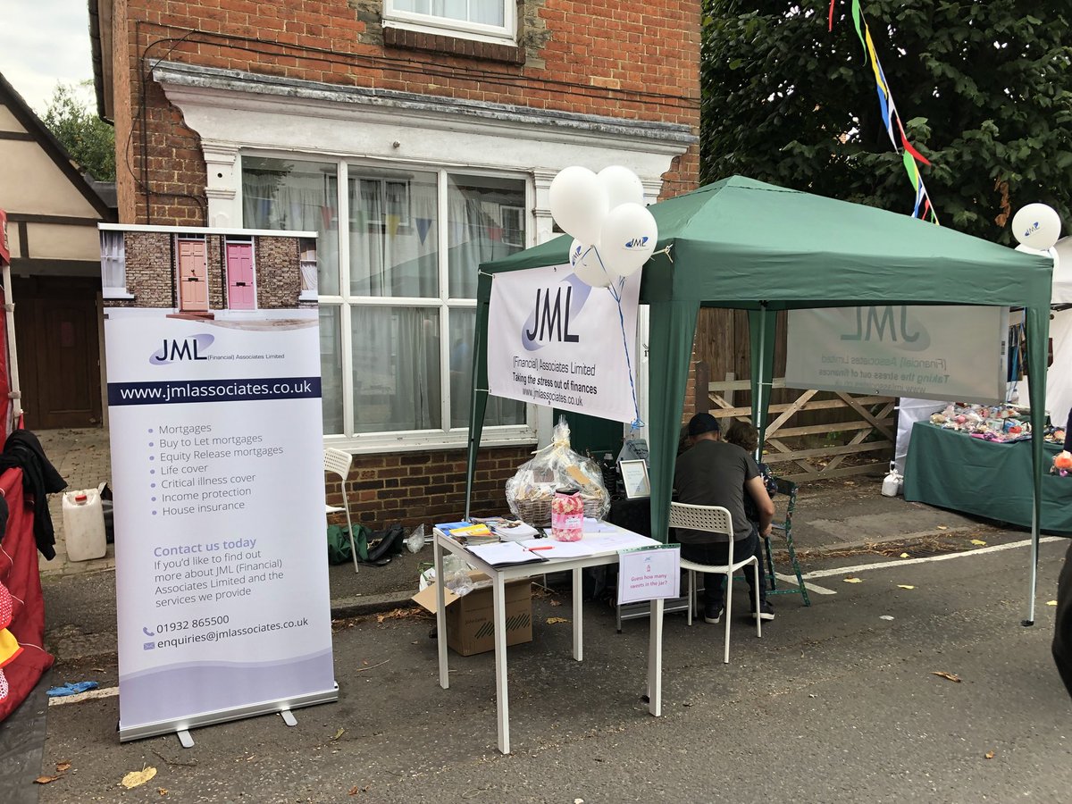 JML_MortgageMan's tweet image. Sponsoring #ZoeFacePainting stall @CobhamHeritage day!! Great to meet the Cobham locals!!! #lotsoffun  @JML_Financial