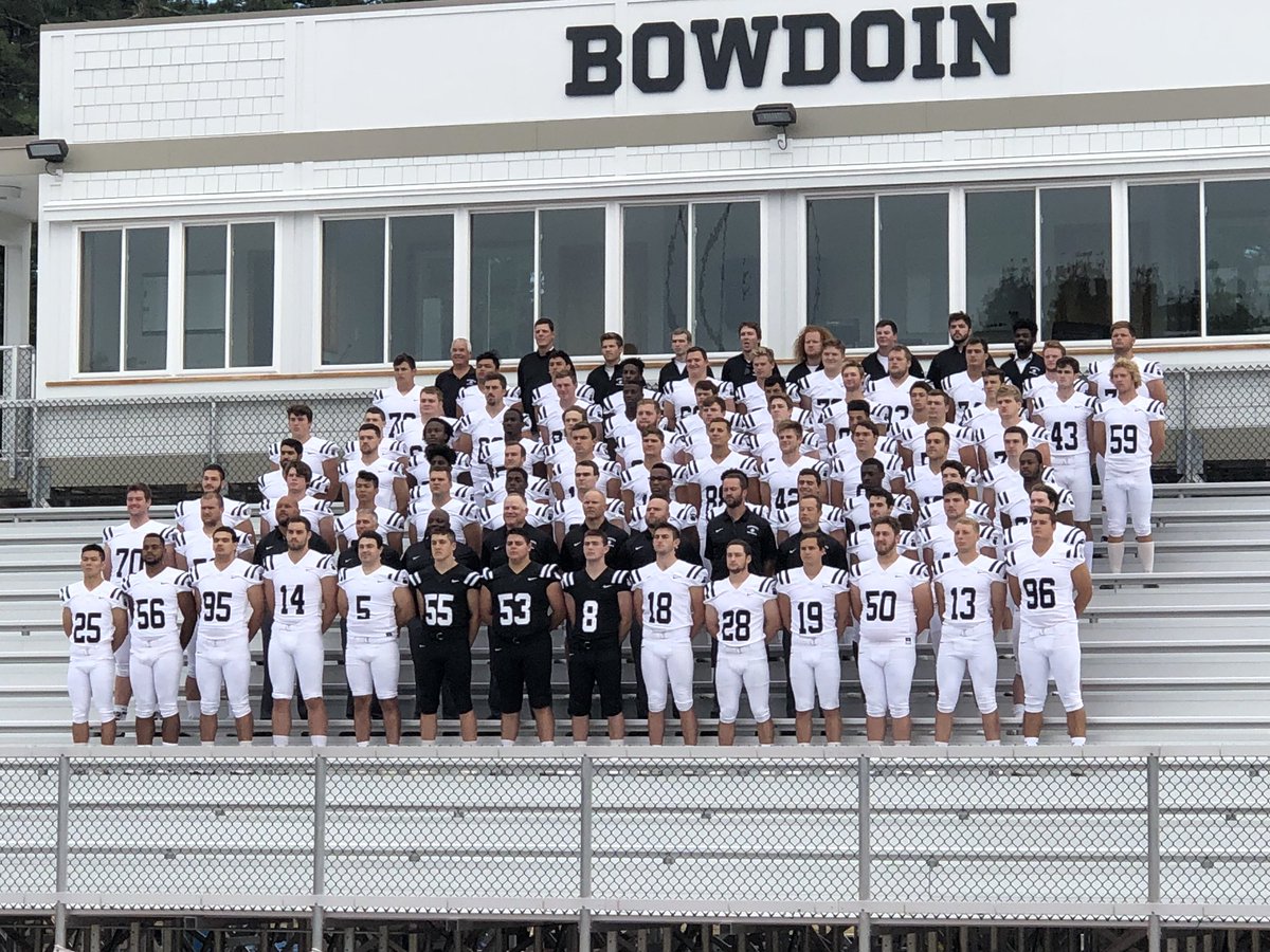 GoUBears's tweet image. Team photo day for your 2018 @BowdoinFB Polar Bears. One week until GAMEDAY! 🏈 #GoUBears