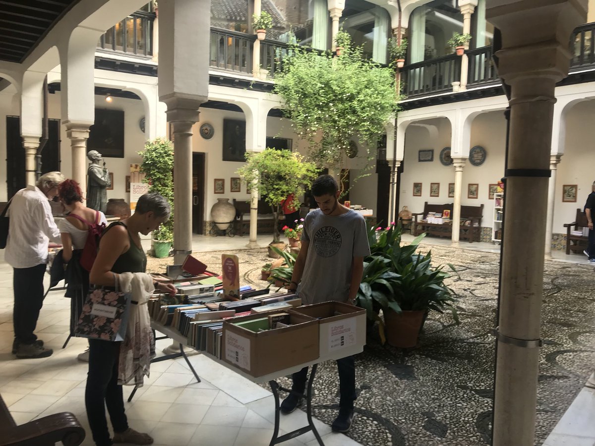 La lluvia no ha impedido a los visitantes disfrutar de los magníficos espacios del Albaicín que se han sumado a la celebración del día de la solidaridad de las Ciudades Patrimonio Mundial 2018!  Esta tarde continuamos con nuestras actividades!