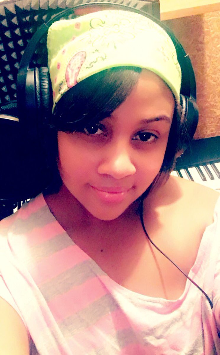 Just another Saturday in the studio! #homestudio #voiceovers #goodmorning 💫