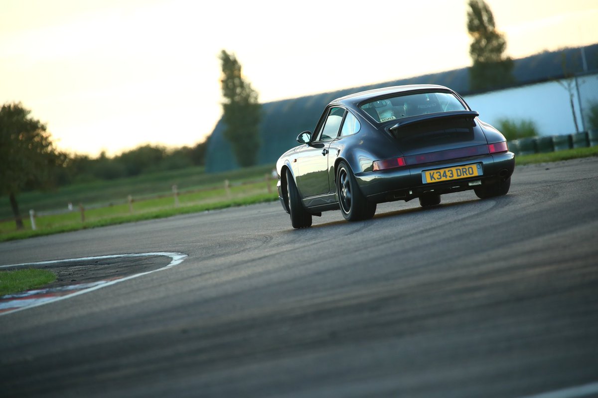 BenB_7's tweet photo. Offical pics are in. Bit of a theme developing #oversteer #Porsche964 #iloveLSD #olddognewtricks https://t.co/DgVHybev09