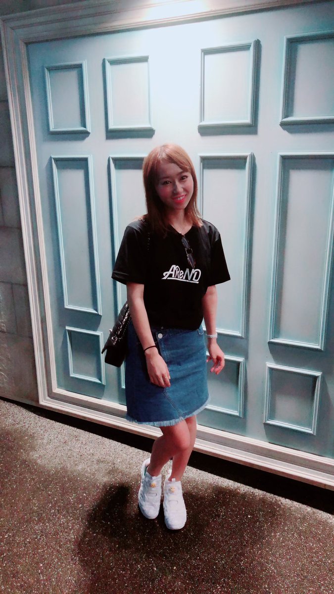 Kobayashikana48's tweet photo. なんかアプリによって顔が変に加工されてた
間違えてなんか押したらこうなった
なんだこの加工。笑ってるけど顔変になりすぎでしょうが https://t.co/gW4fo8sPVJ