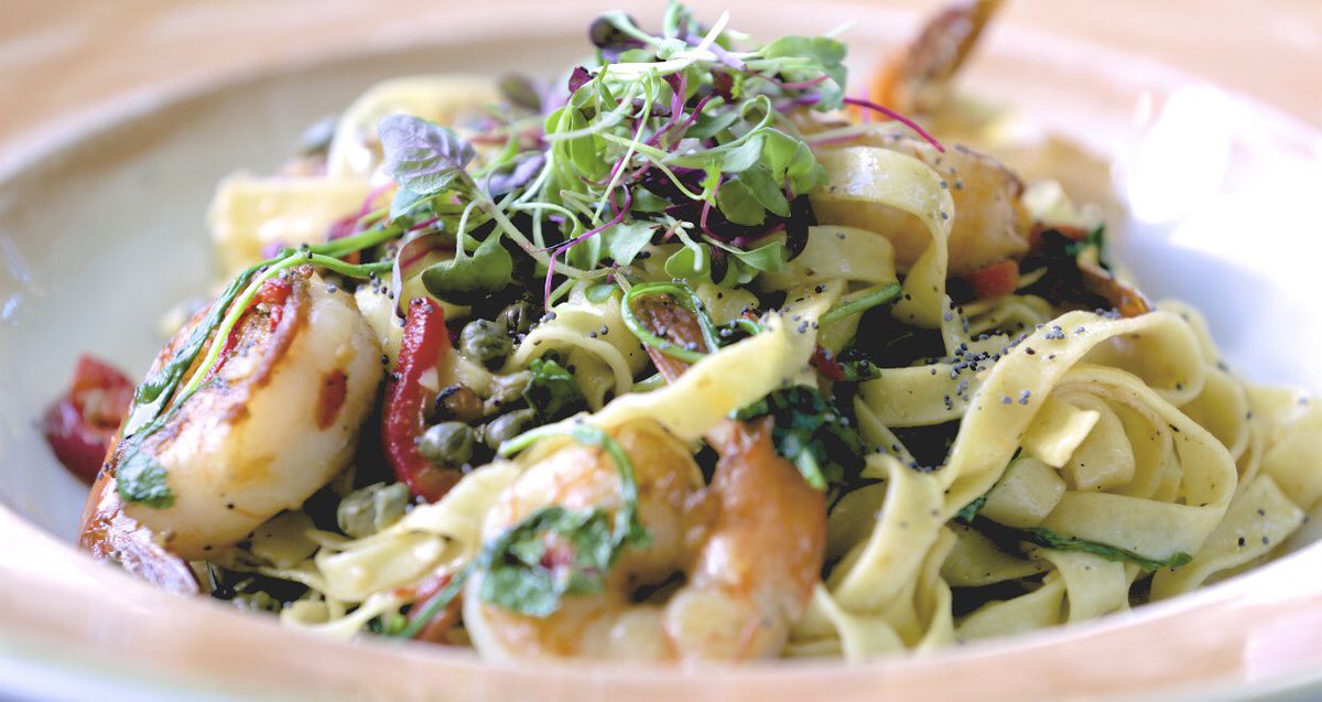 one_restaurant's tweet image. Have plans for Saturday night.... come feast with us! People who love food are always the best people to serve🙌🥂🍸🍻🍷 @one_restaurant #seeyousoon #nineonefivekw #point5 #eatallday #letusserveyou #saturdayplanswithus